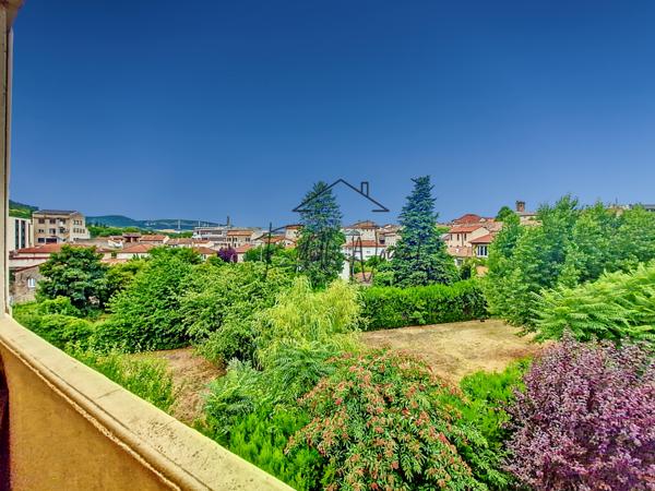 Millau (12100) Appartement traversant T3 (ancien T4) avec balcons et parking