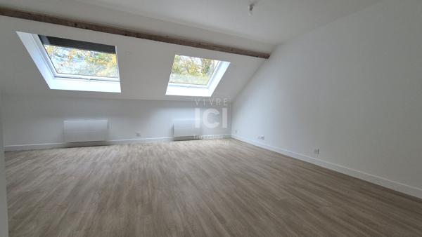 Studio rénové de 26 m² Carrez - 1er étage - Deux stationnements - Bourg de Sautron