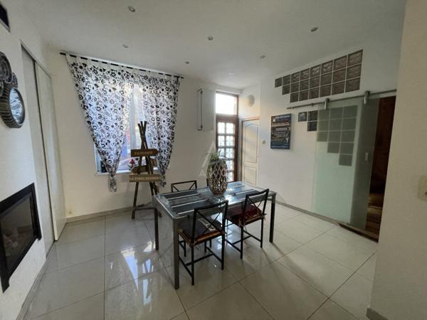 Maison de ville de 5 Pièces et sur 82 m² de SH