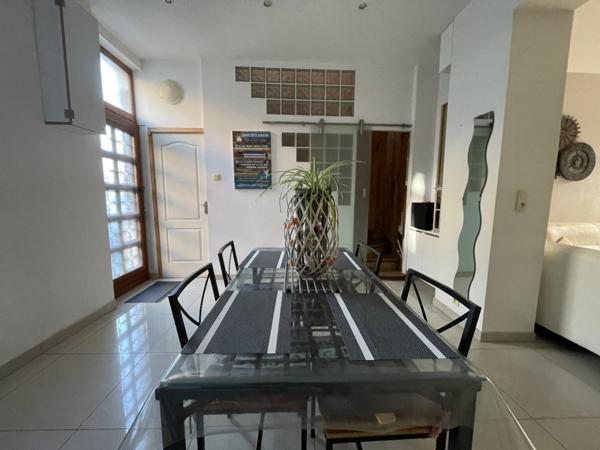 Maison de ville de 5 Pièces et sur 82 m² de SH