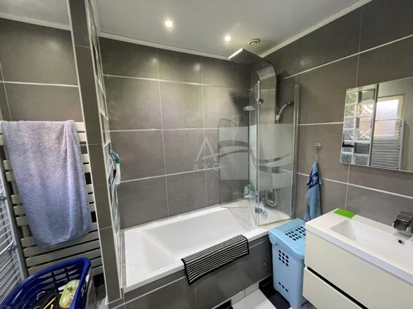 Maison de ville de 5 Pièces et sur 82 m² de SH