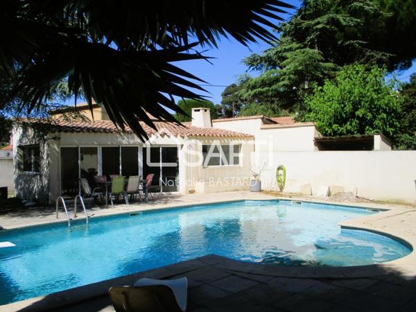 Sausset Côte Bleue : belle demeure familiale avec piscine à deux pas de la mer