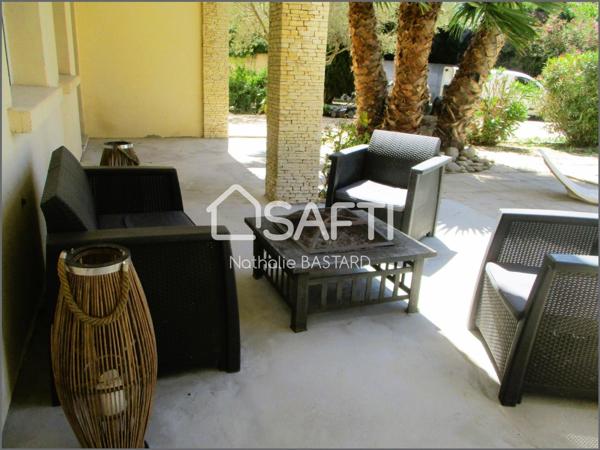 Sausset Côte Bleue : belle demeure familiale avec piscine à deux pas de la mer