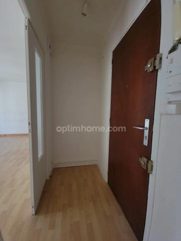 Saint-Brieuc : Appartement lumineux avec potentiel locatif et emplacement de choix – 167 000 €