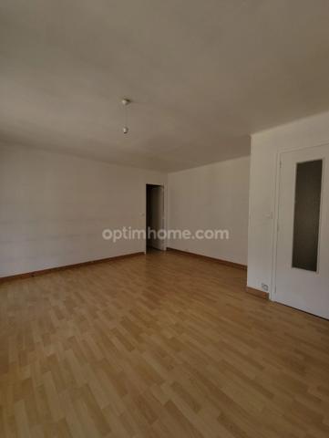 Saint-Brieuc : Appartement lumineux avec potentiel locatif et emplacement de choix – 167 000 €