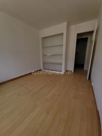 Saint-Brieuc : Appartement lumineux avec potentiel locatif et emplacement de choix – 167 000 €