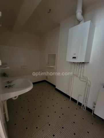 Saint-Brieuc : Appartement lumineux avec potentiel locatif et emplacement de choix – 167 000 €