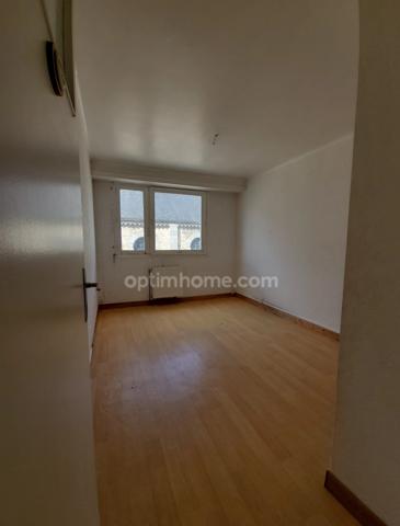 Saint-Brieuc : Appartement lumineux avec potentiel locatif et emplacement de choix – 167 000 €