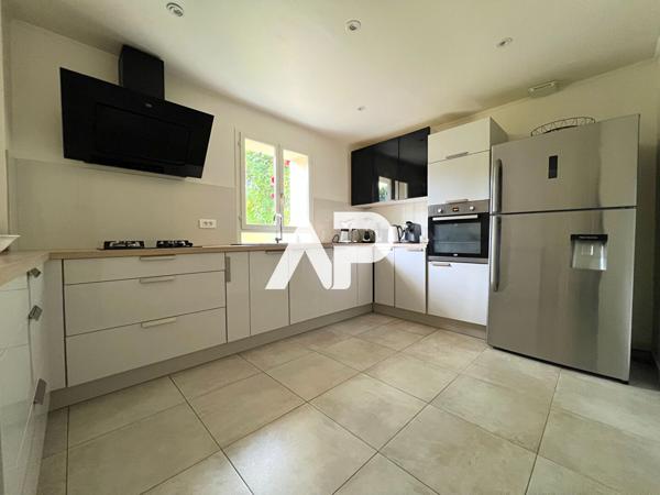 Maison Montmagny 7 pièce(s) 129 m2 450 000 € **  - Référence  1221