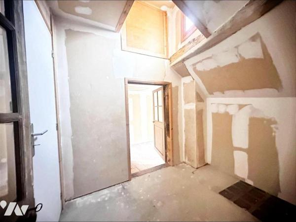 AZAY LE RIDEAU- Rue Nationale