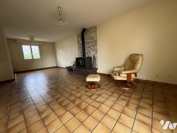 HENNEBONT en impasse maison de 1973 de type5/6 sur 439 M² de terrain