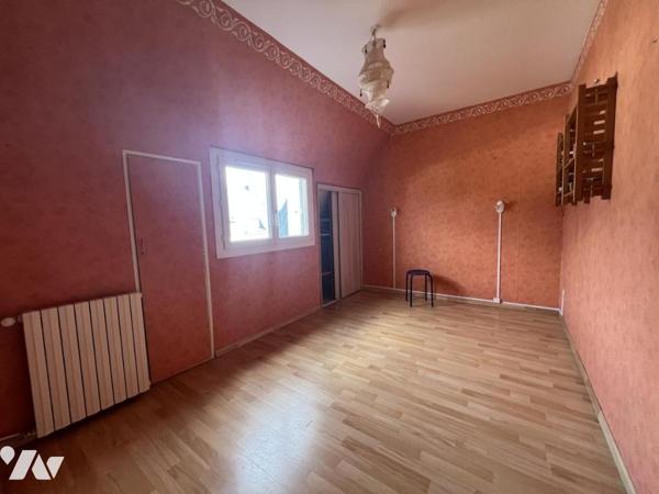 HENNEBONT en impasse maison de 1973 de type5/6 sur 439 M² de terrain