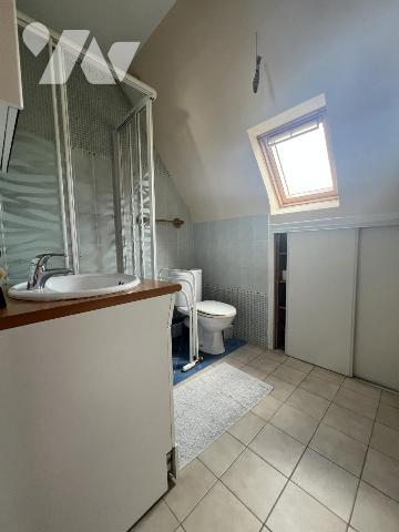 HENNEBONT en impasse maison de 1973 de type5/6 sur 439 M² de terrain