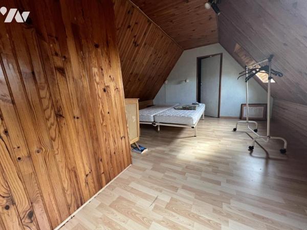 HENNEBONT en impasse maison de 1973 de type5/6 sur 439 M² de terrain