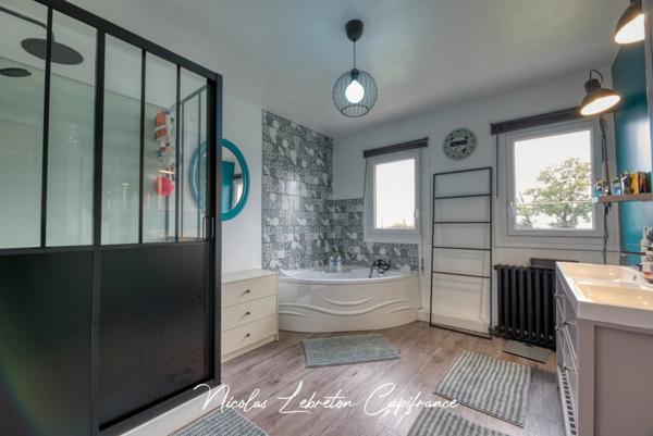 Exclusivté Capifrance \ Maison rénovée sur 1,43ha / 5 minutes de Briouze !