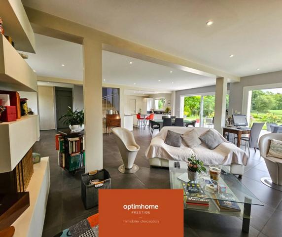 Maison contemporaine avec 4 chambres et terrain de 3 ha - TOURGEVILLE