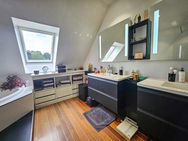 Maison contemporaine avec 4 chambres et terrain de 3 ha - TOURGEVILLE