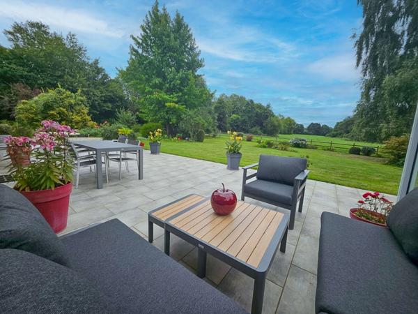 Maison contemporaine avec 4 chambres et terrain de 3 ha - TOURGEVILLE