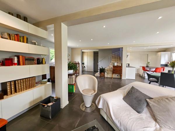 Maison contemporaine avec 4 chambres et terrain de 3 ha - TOURGEVILLE