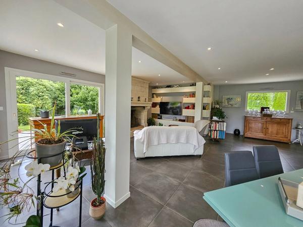 Maison contemporaine avec 4 chambres et terrain de 3 ha - TOURGEVILLE