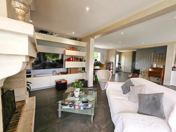 Maison contemporaine avec 4 chambres et terrain de 3 ha - TOURGEVILLE