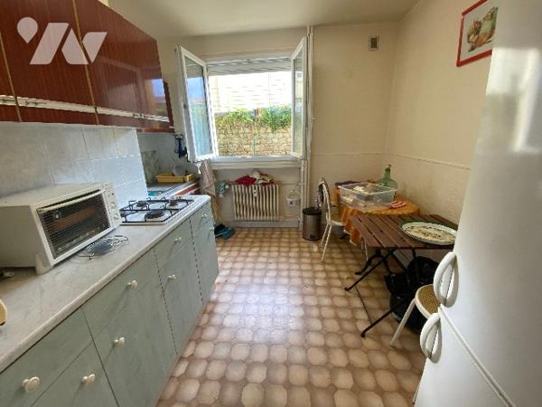 Appartement bien situé, impasse calme, traversant, vue sur jardinet