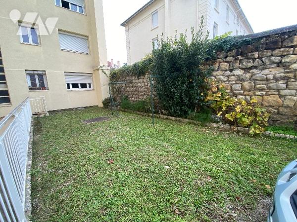 Appartement bien situé, impasse calme, traversant, vue sur jardinet