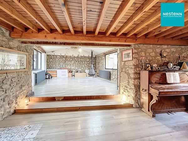 SOLEYMIEUX (42560) : Un cocon familial au coeur de Soleymieux - 263 m² habitables - 5 chambres
