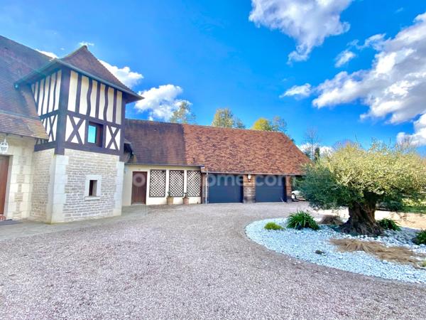 Propriété de 5 chambres - Séjour lumineux - Vaste Garage - Située au calme à 20 minutes des plages normandes -