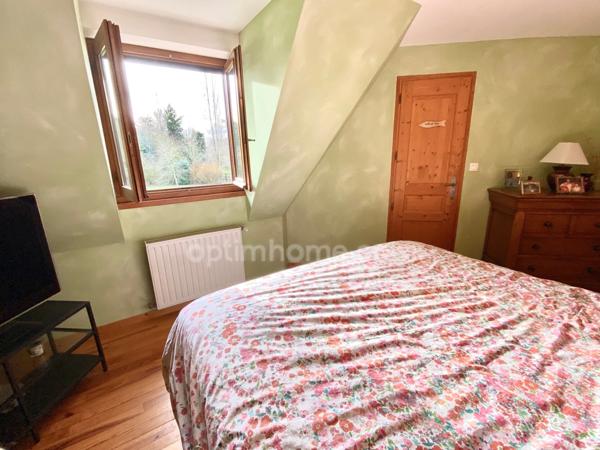 Propriété de 5 chambres - Séjour lumineux - Vaste Garage - Située au calme à 20 minutes des plages normandes -