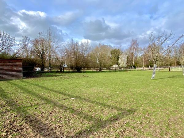Propriété de 5 chambres - Séjour lumineux - Vaste Garage - Située au calme à 20 minutes des plages normandes -