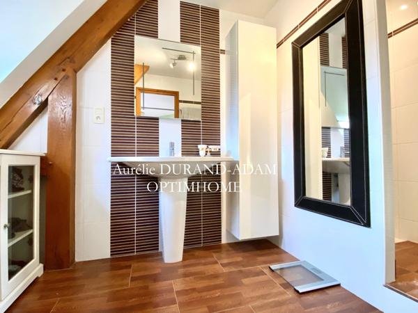 Propriété de 5 chambres - Séjour lumineux - Vaste Garage - Située au calme à 20 minutes des plages normandes -