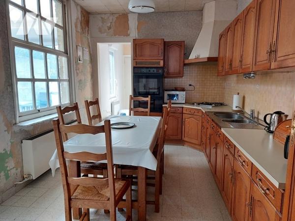 agréable maison de ville bâtie sur 273m²