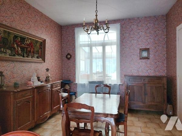 agréable maison de ville bâtie sur 273m²