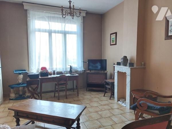 agréable maison de ville bâtie sur 273m²