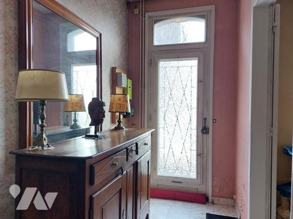 agréable maison de ville bâtie sur 273m²