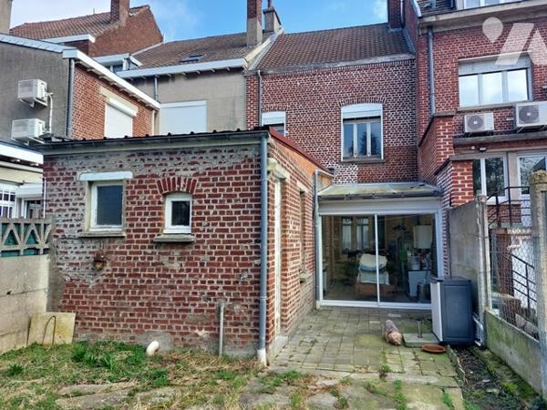 agréable maison de ville bâtie sur 273m²