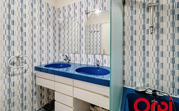 Appartement à vendre    4 pièces • 72 m2 Marseille 11