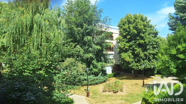 Appartement à vendre 4 pièces 77 m² Le Chesnay-Rocquencourt