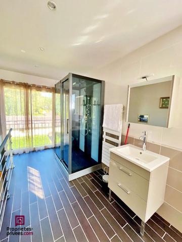 Maison Artigues Pres Bordeaux 6 pièce(s) 150 m2 Piscine jardin Garage