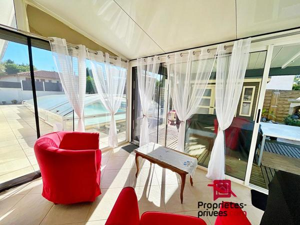 Maison Artigues Pres Bordeaux 6 pièce(s) 150 m2 Piscine jardin Garage