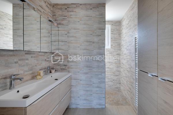 Maison traditionnelle de 260 m²