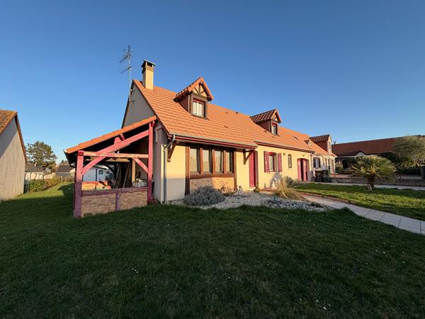 Maison familiale 138 m² avec piscine ? La Chapelle-Saint-Ursin