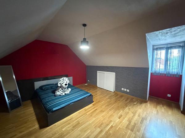 Maison familiale 138 m² avec piscine ? La Chapelle-Saint-Ursin