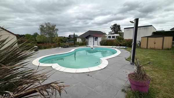 Maison familiale 138 m² avec piscine ? La Chapelle-Saint-Ursin