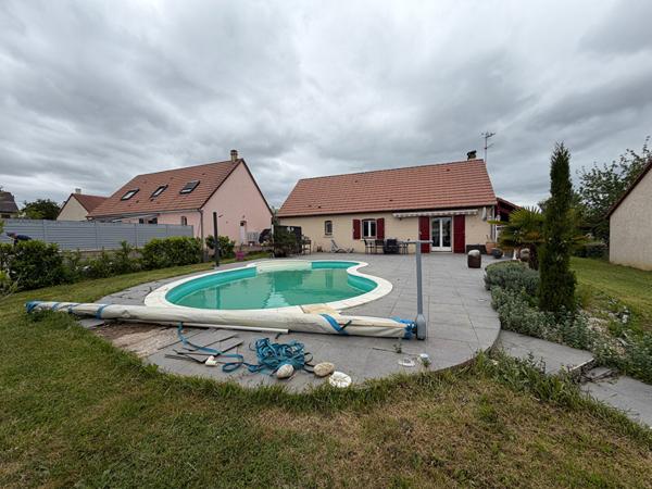 Maison familiale 138 m² avec piscine ? La Chapelle-Saint-Ursin