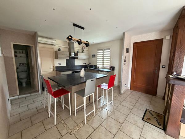 Maison familiale 138 m² avec piscine ? La Chapelle-Saint-Ursin