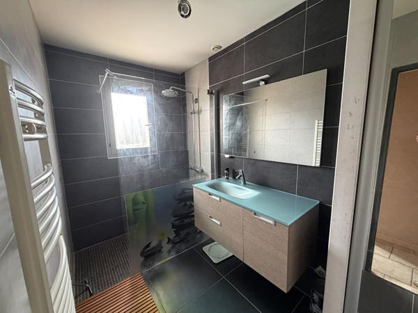 Maison familiale 138 m² avec piscine ? La Chapelle-Saint-Ursin