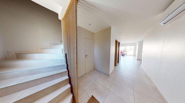 Saint-Benoît, Elégante maison familiale récente aux prestations de confort