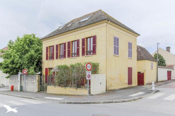 Maison à louer 2 200 € CC Neauphle-le-Vieux 6 p 194 m² DPE